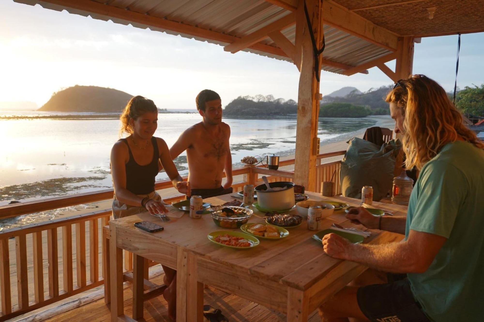 Boneputeh Homestay Taliwang Cameră foto
